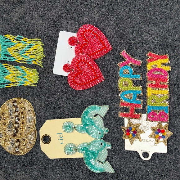 5 PAIR BEADED EARRINGS NEW!! - Picture 2 of 2